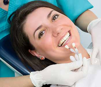 For state of the art dental veneers treatment in Aldershot, ON, patients should schedule a consultation with Dr. Swati Khanna.